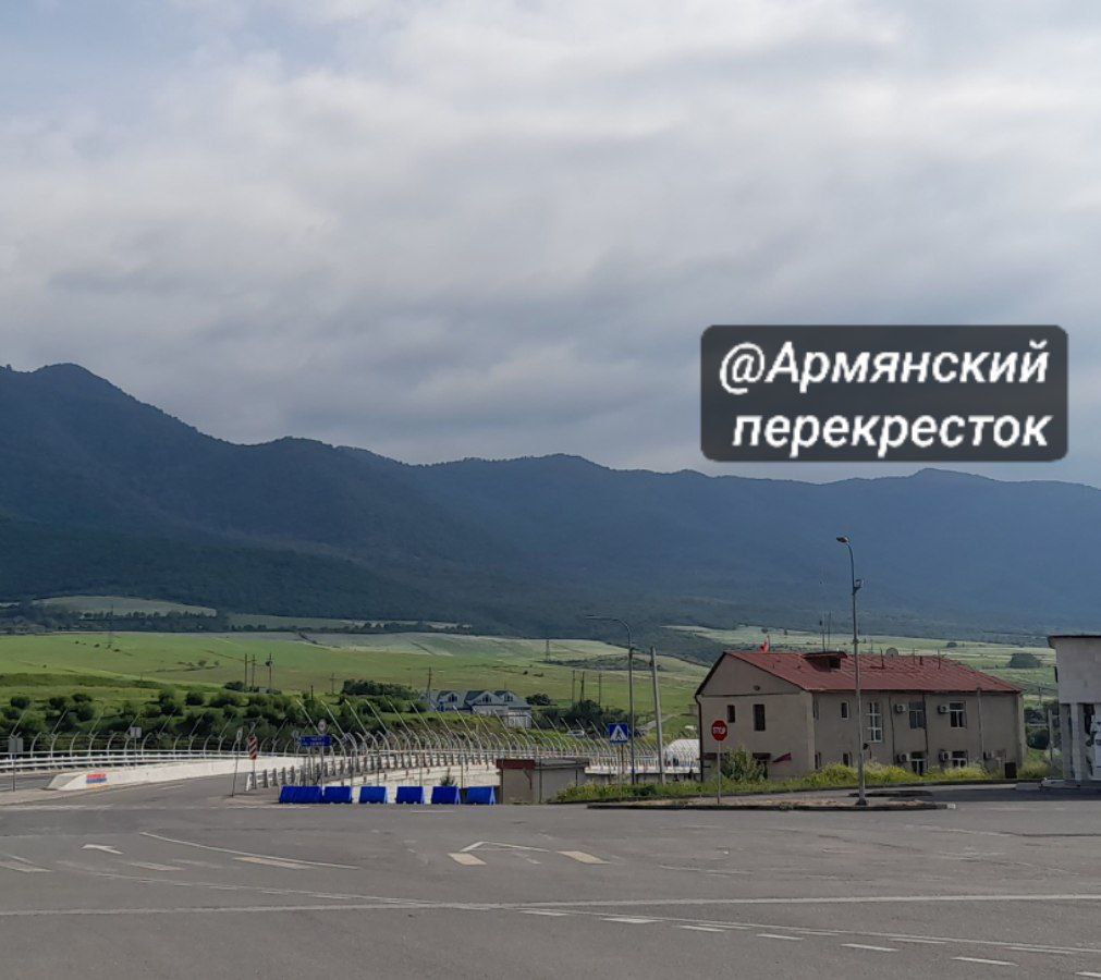 Время прохождения армяно-грузинской границы КПП "Баграташен"- КПП "Садахло" около часа.