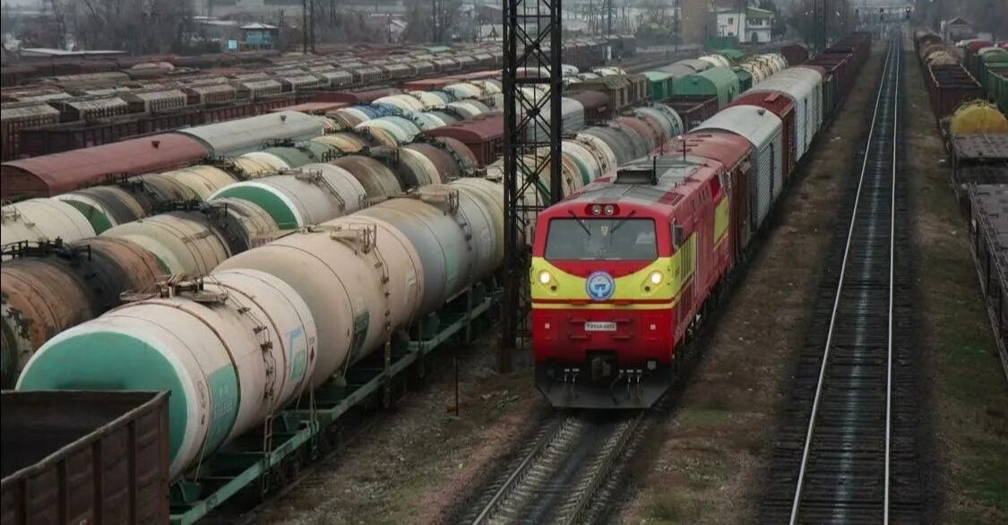 Объемы ж/д грузоперевозок в Кыргызстане выросли на 14,6%, автомобильных — на 11,4%